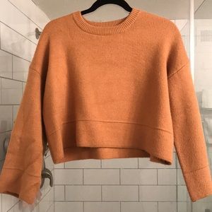 Cute cropped sweater ♥️